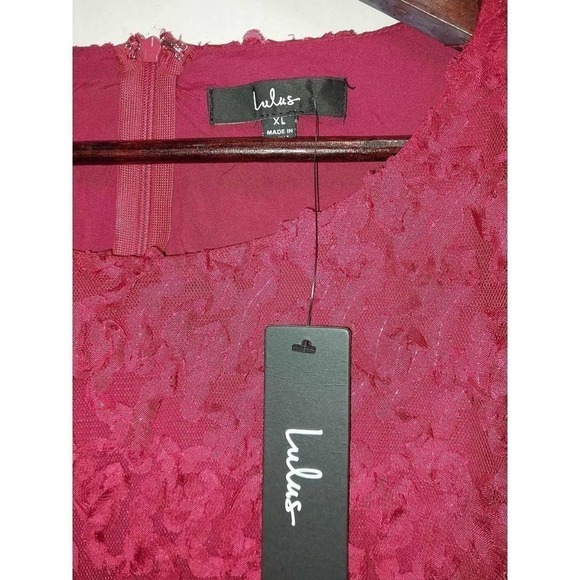 NWT Beautiful deep red lace dress by lulu's size XL - Picture 3 of 3